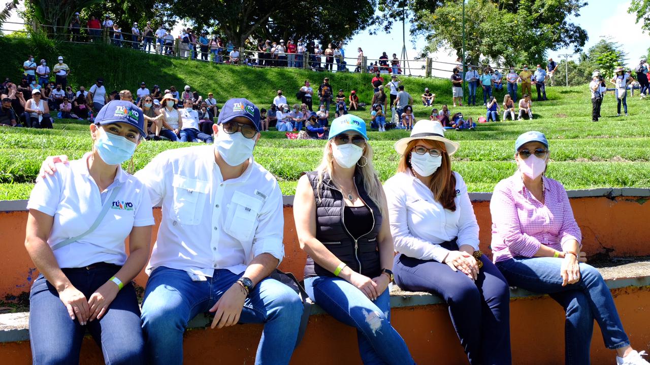 MASIVA ASISTENCIA EN EL DÍA DE LA FAMILIA DEL MAGISTERIO QUNDIANO